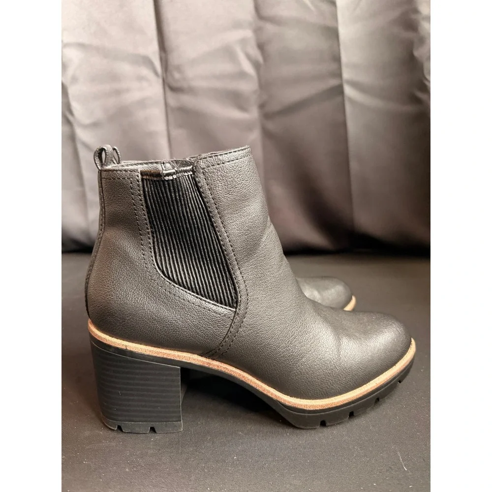 Naturalizer Madalynn Gore Black Ankle Boots Block Heel Lug Sole Women 8.5M Comfy